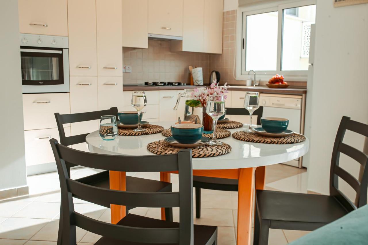 Fantastic 4 Cyprus First Line Beachfront Boghaz Eksteriør bilde