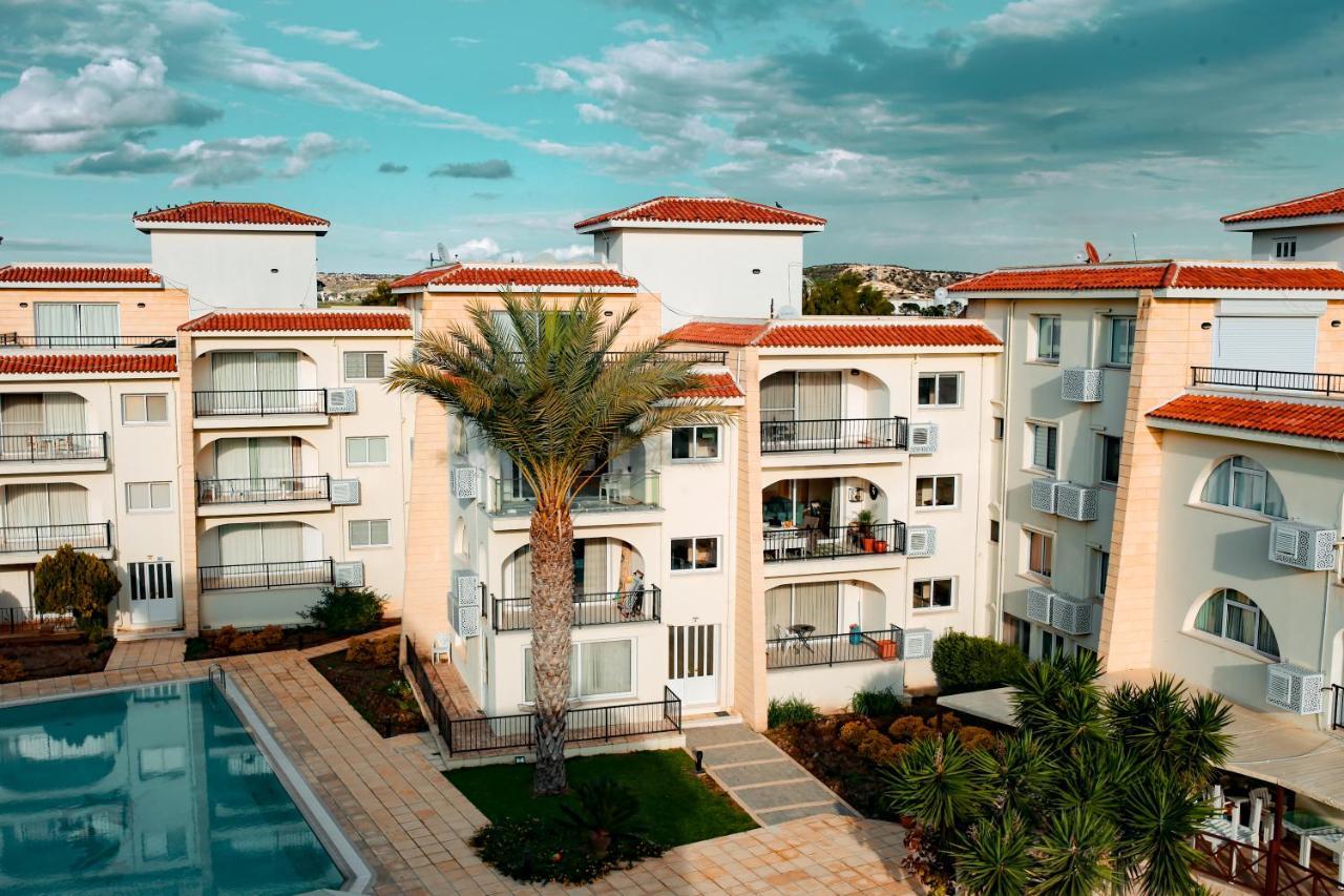 Fantastic 4 Cyprus First Line Beachfront Boghaz Eksteriør bilde