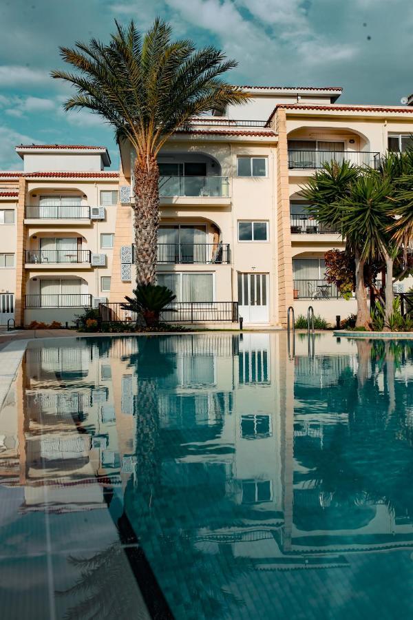 Fantastic 4 Cyprus First Line Beachfront Boghaz Eksteriør bilde