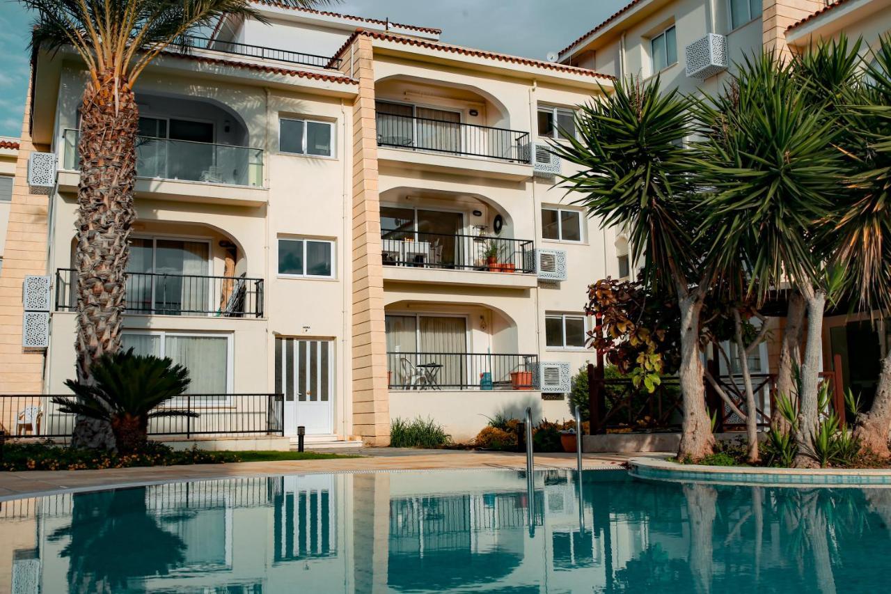 Fantastic 4 Cyprus First Line Beachfront Boghaz Eksteriør bilde